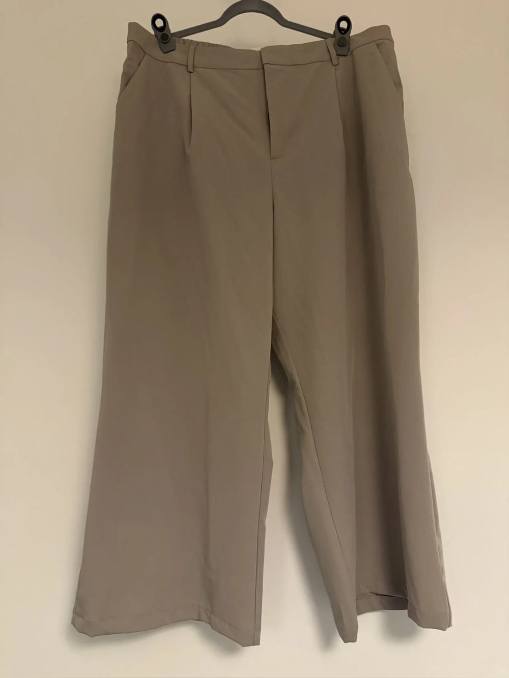 Wide leg pants